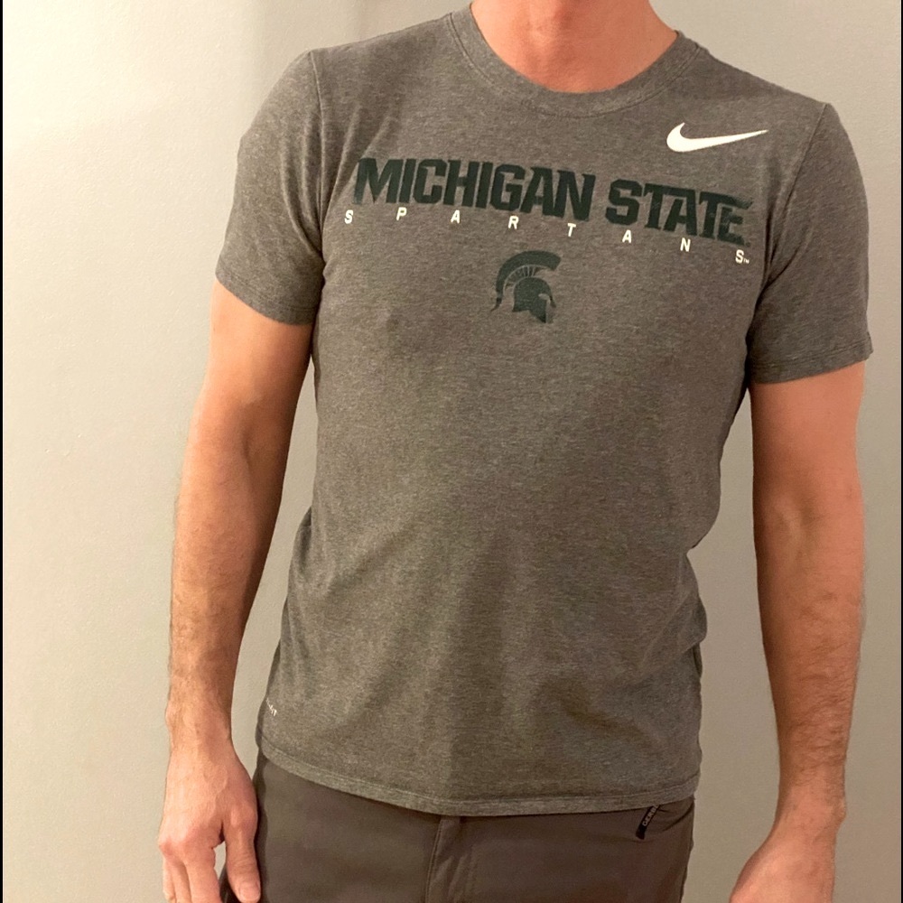 Nike, Michigan State mens XS t-shirt